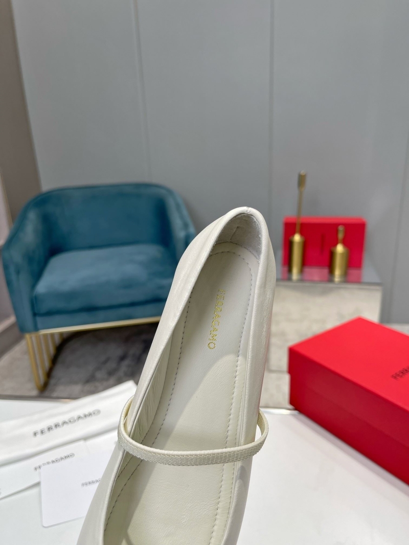 Ferragamo flat shoes